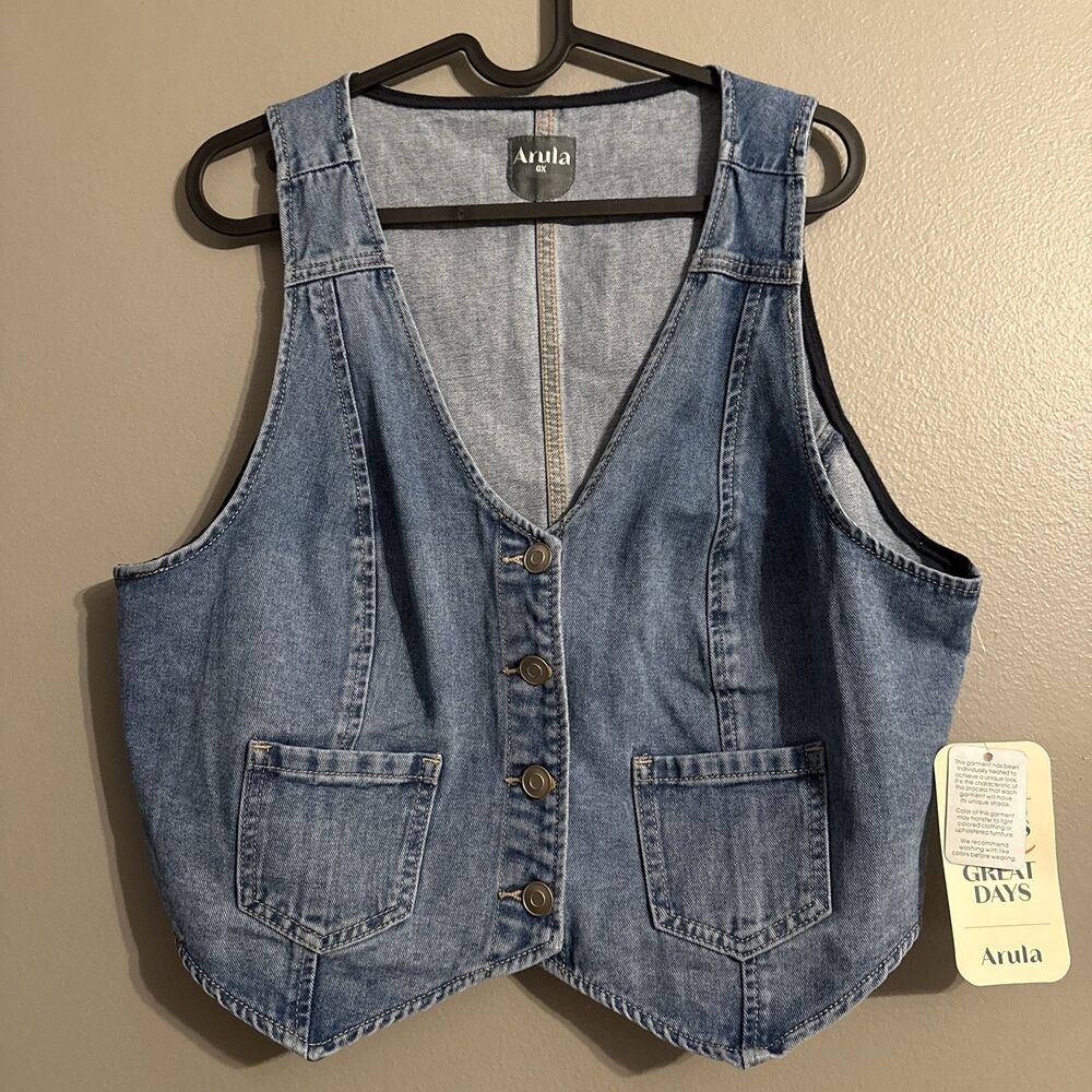 ARULA Women's Light Blue Denim Button Vest